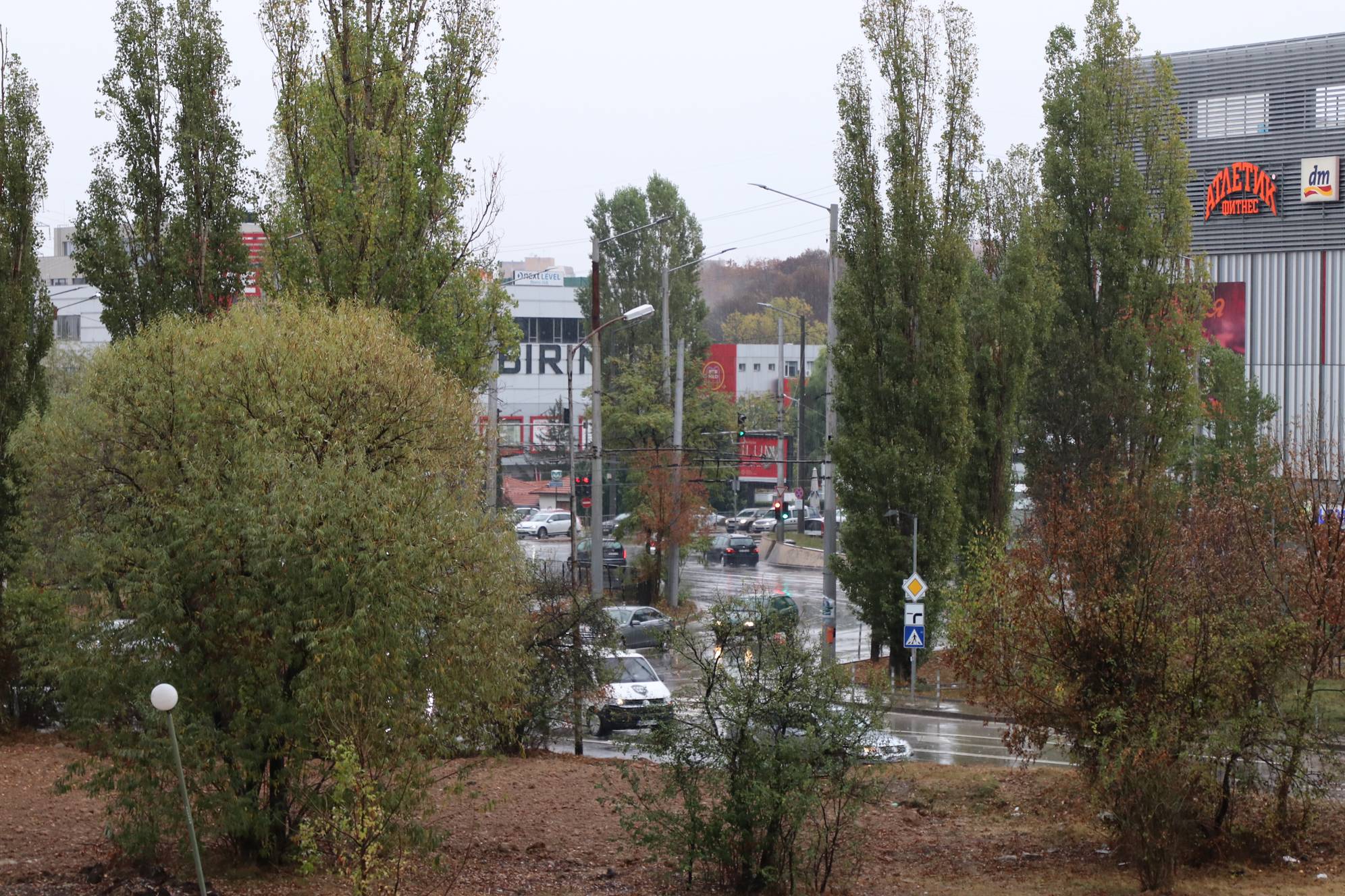 Мрачно и дъждовно време в София